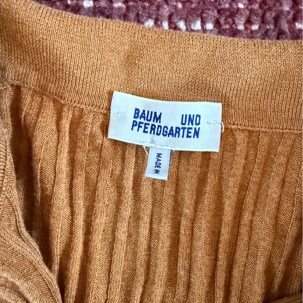 Camel top - Picture 2 of 2